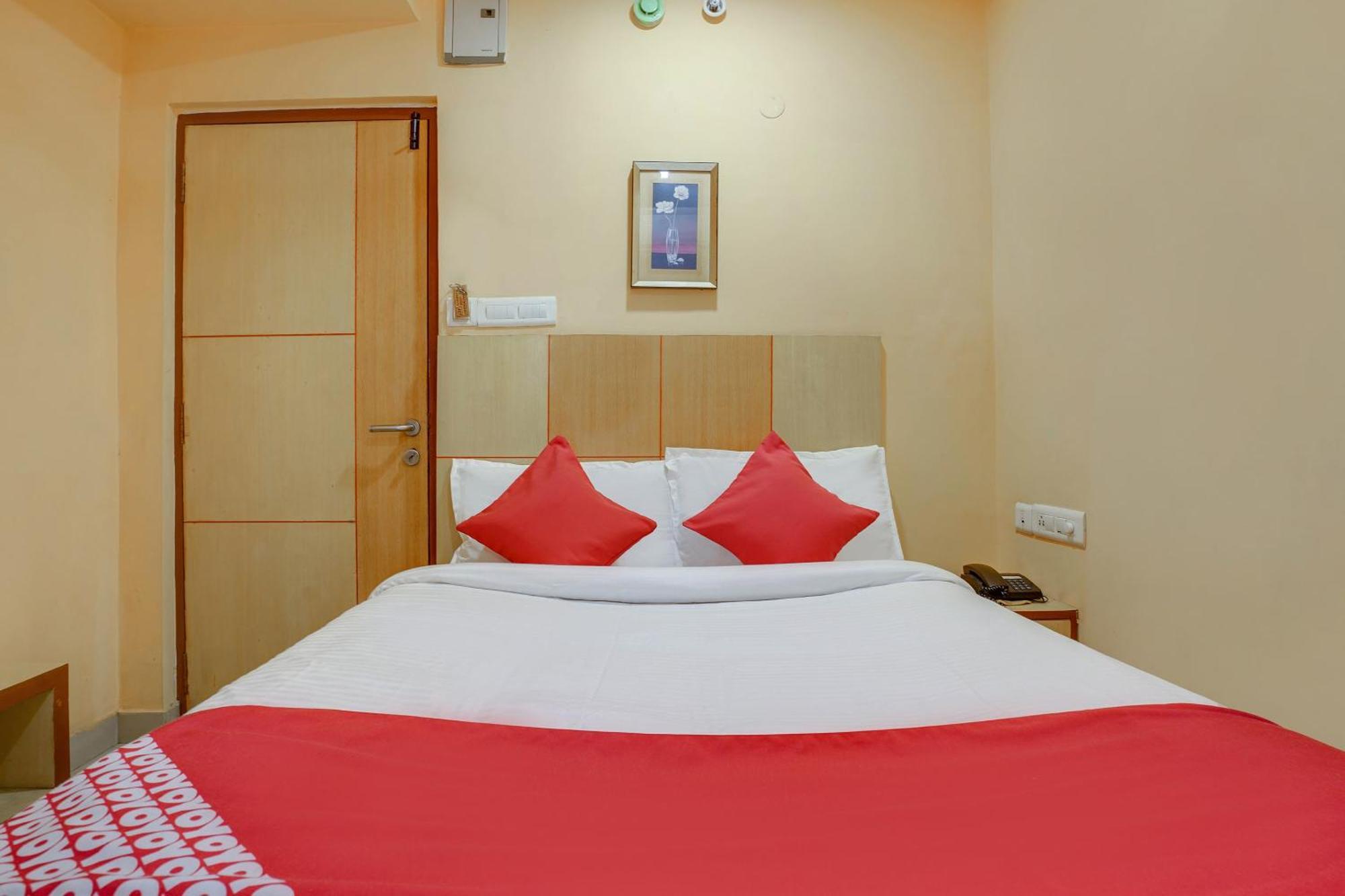 Hotel O Shanta Residency Lodge Sururnagar Exteriér fotografie